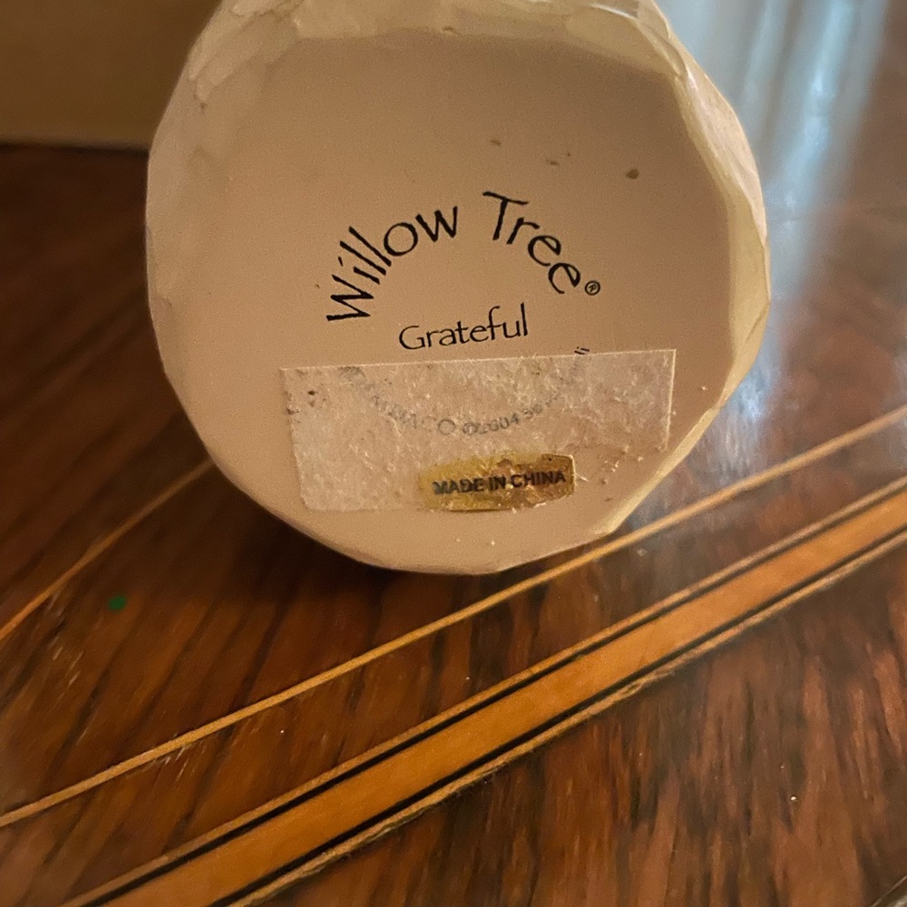 Susan Lordi WillowTree “Grateful” - Picture 6 of 6